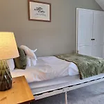 Fryers 3 Bedroom Sleeps 6