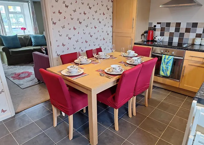 Fryers 3 Bedroom Sleeps 6 Nyaraló