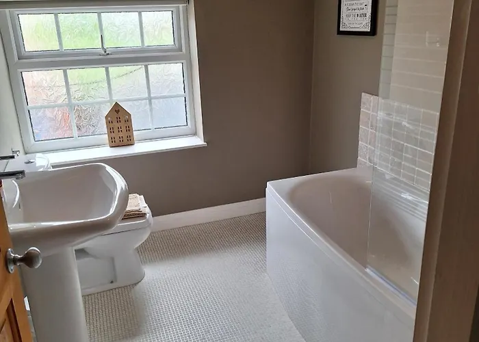 Fryers 3 Bedroom Sleeps 6 Scarborough