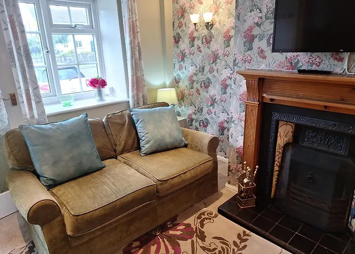 Fryers 3 Bedroom Sleeps 6