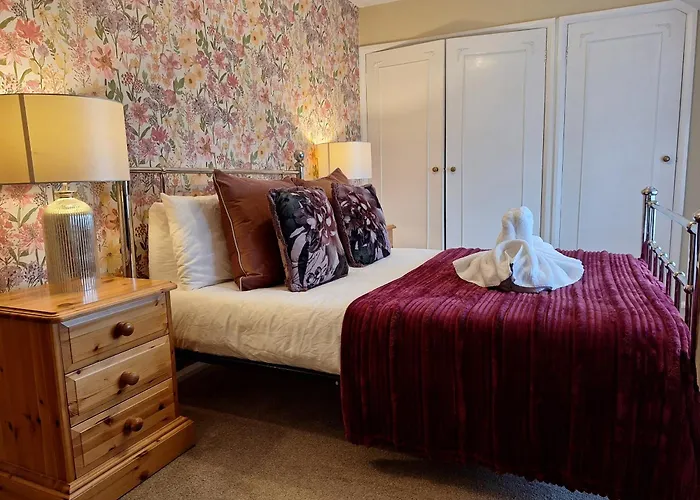 Fryers 3 Bedroom Sleeps 6 Nyaraló