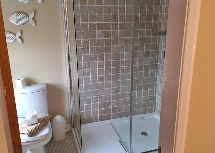 Fryers 3 Bedroom Sleeps 6