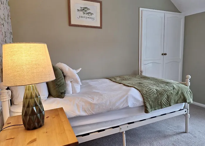 Fryers 3 Bedroom Sleeps 6