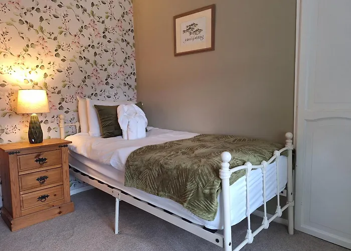 Fryers 3 Bedroom Sleeps 6 Nyaraló