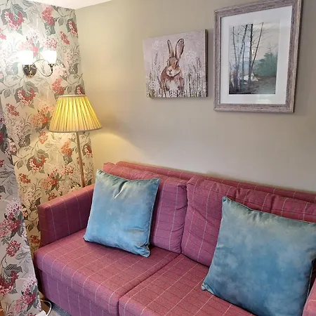 Fryers 3 Bedroom Sleeps 6