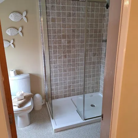 Fryers 3 Bedroom Sleeps 6 Scarborough